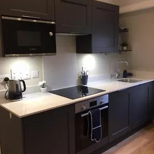 Beautiful In Milsom Street Apartment