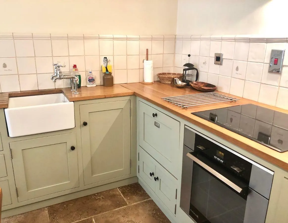 Lauras Townhouse Apartments Garrard'S Retreat Bath